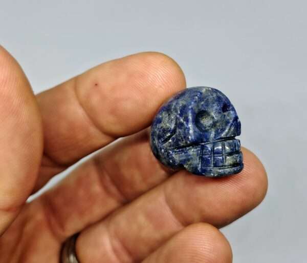 Crâne de cristal en Lapis Lazuli